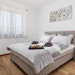 Casa vacanze Amazing In Soboli, Cavle With Sauna