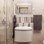 Casa vacanze Amazing In Soboli, Cavle With Sauna